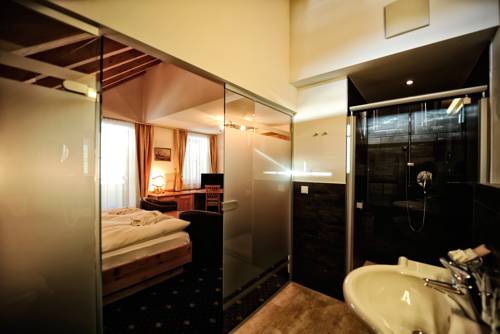 Imagen de la habitación del Hotel Fatlar. Foto 9