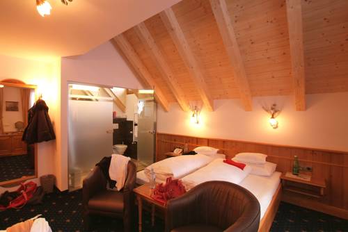 Imagen de la habitación del Hotel Fatlar. Foto 10