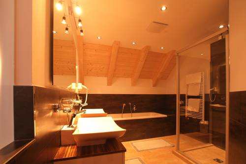 Imagen de la habitación del Hotel Fatlar. Foto 11