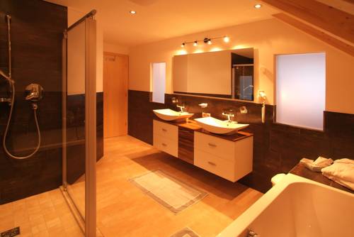 Imagen de la habitación del Hotel Fatlar. Foto 12