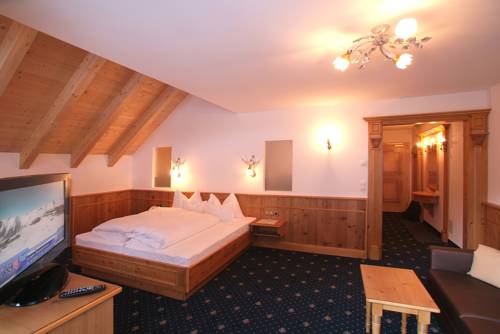 Imagen de la habitación del Hotel Fatlar. Foto 14