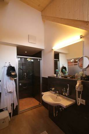 Imagen de la habitación del Hotel Fatlar. Foto 15