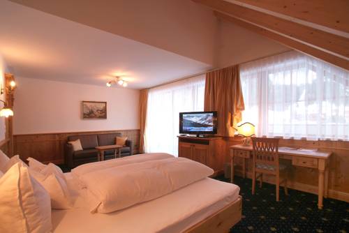Imagen de la habitación del Hotel Fatlar. Foto 16