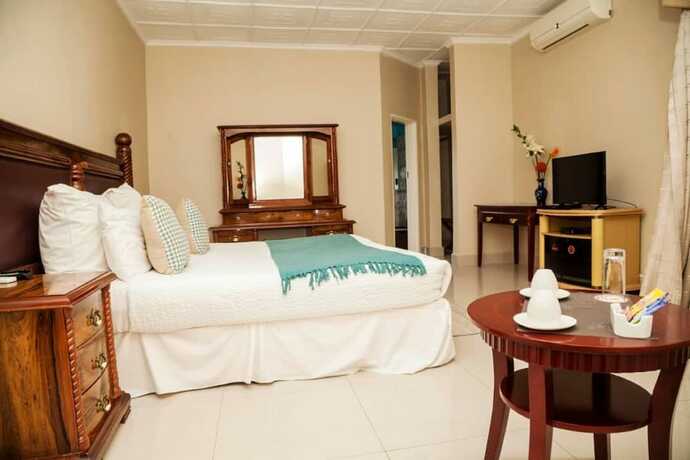 Imagen de la habitación del Hotel Fatmols lodge. Foto 11