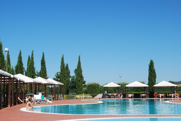 Imagen de la piscina del Hotel Fattoria Belvedere. Foto 17