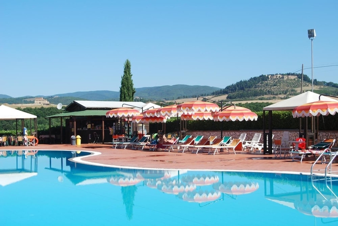 Imagen de la piscina del Hotel Fattoria Belvedere. Foto 18