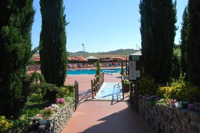 Imagen de la piscina del Hotel Fattoria Belvedere. Foto 19