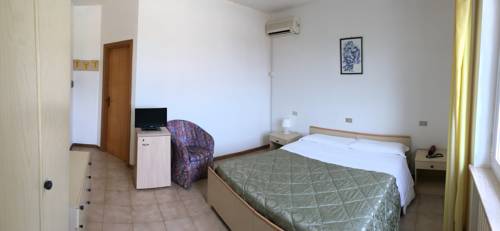 Imagen de la habitación del Hotel Fattoria Cerreto. Foto 4