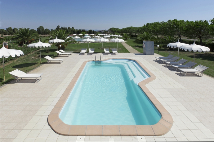 Imagen de la piscina del Hotel Fattoria Maremmana. Foto 13