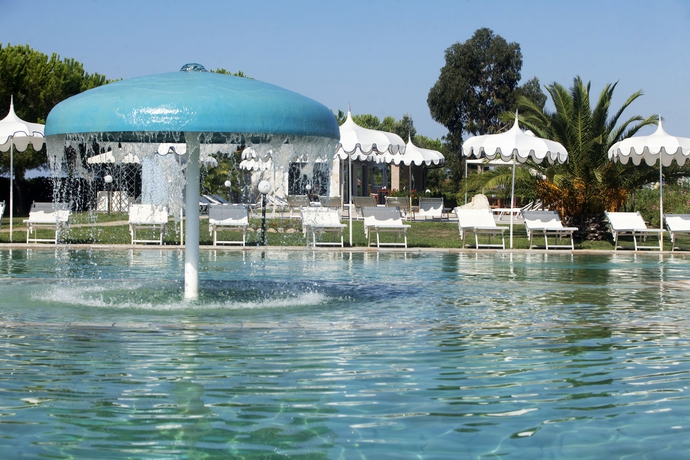 Imagen de la piscina del Hotel Fattoria Maremmana. Foto 14