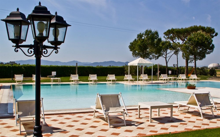 Imagen de la piscina del Hotel Fattoria San Lorenzo - Apartments. Foto 12