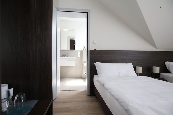 Imagen de la habitación del Hotel F&auml;hrhaus, Dusseldorf. Foto 11