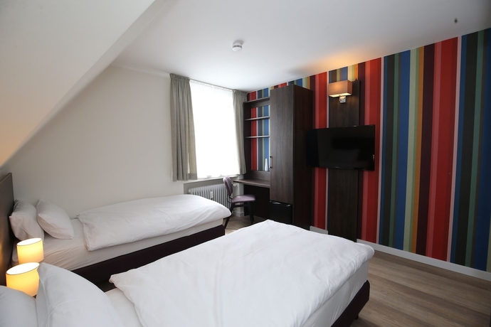 Imagen de la habitación del Hotel F&auml;hrhaus, Dusseldorf. Foto 15