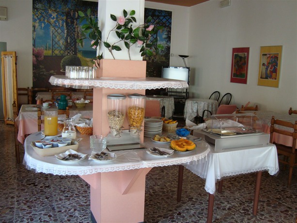 Imagen del bar/restaurante del Hotel Fausta Igea Marina. Foto 2