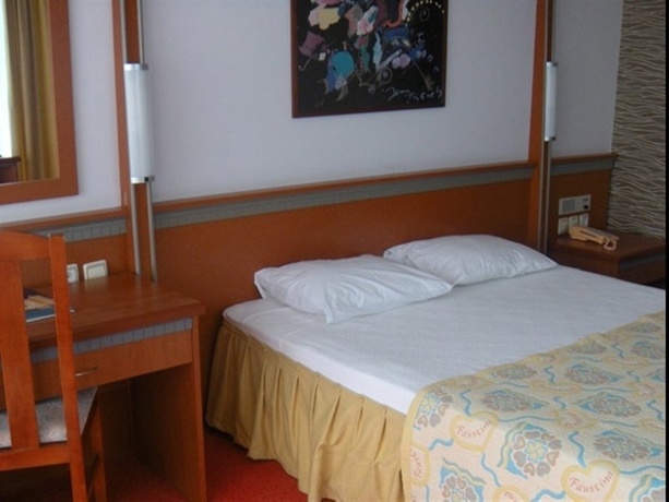 Imagen general del Hotel Faustina and Spa. Foto 7