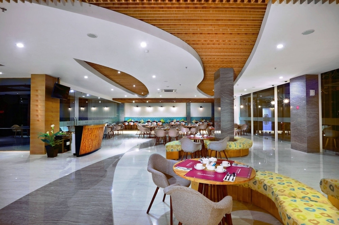 Imagen del bar/restaurante del Hotel Favehotel Banjarbaru - Banjarmasin. Foto 3