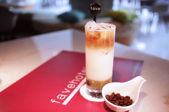 Imagen del bar/restaurante del Hotel Favehotel Banjarbaru - Banjarmasin. Foto 5