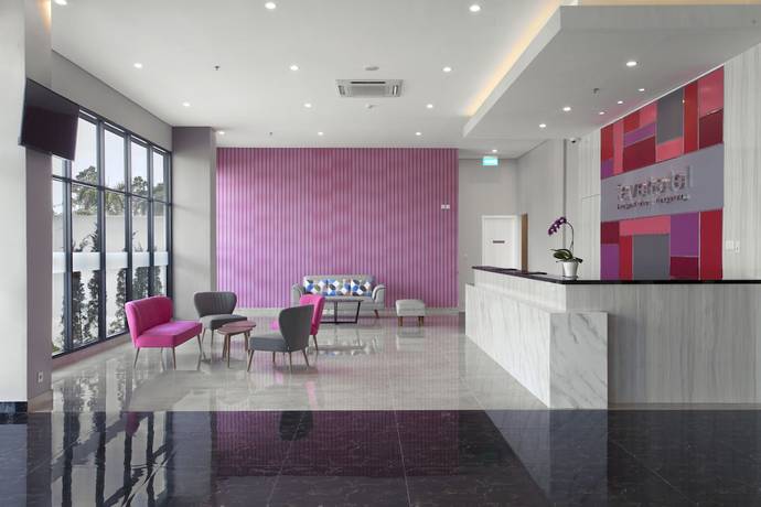 Imagen de los interiores del Hotel Favehotel Hasyim Ashari. Foto 15