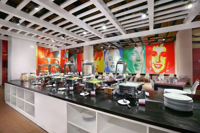 Imagen del bar/restaurante del Hotel Favehotel Jababeka Cikarang. Foto 2