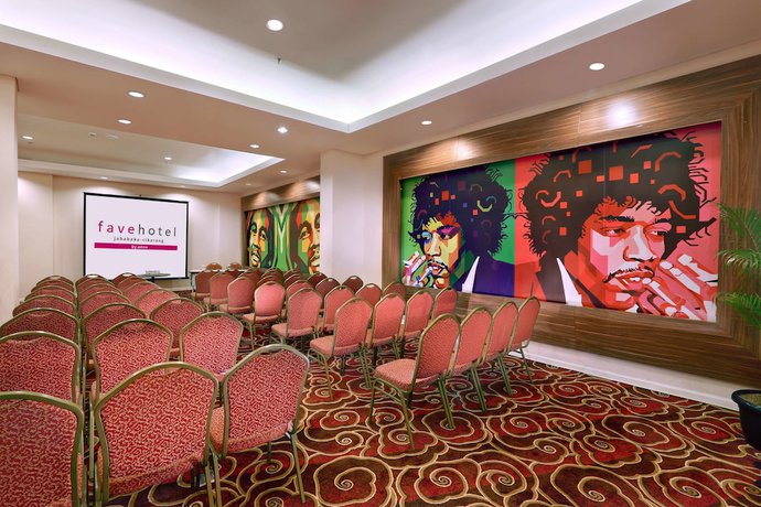 Imagen de los interiores del Hotel Favehotel Jababeka Cikarang. Foto 14