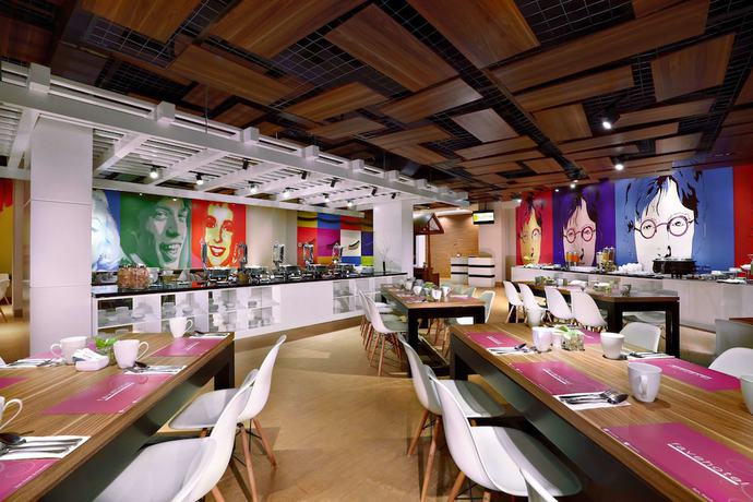 Imagen del bar/restaurante del Hotel Favehotel Jababeka Cikarang. Foto 4