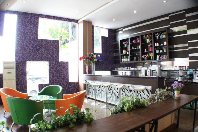 Imagen del bar/restaurante del Hotel Favehotel Kusumanegara. Foto 2