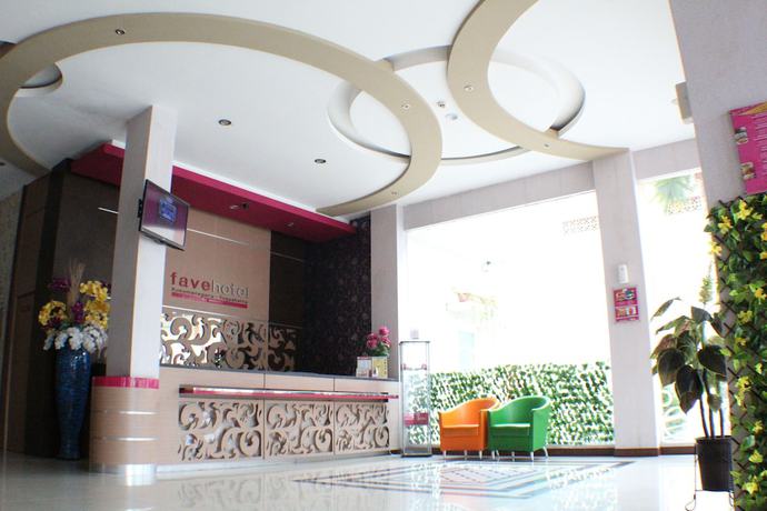 Imagen de los interiores del Hotel Favehotel Kusumanegara. Foto 17