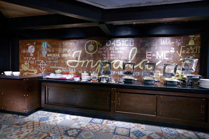 Imagen del bar/restaurante del Hotel Favehotel Kuta Kartika Plaza. Foto 3