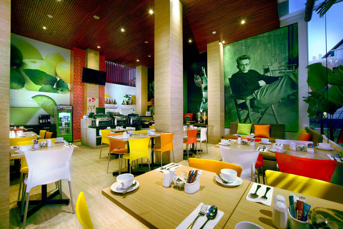 Imagen del bar/restaurante del Hotel Favehotel Kuta Square. Foto 2