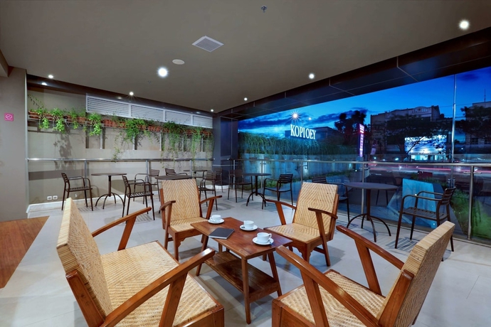 Imagen de los interiores del Hotel Favehotel Margonda. Foto 16