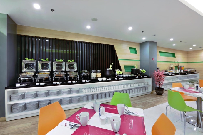 Imagen del bar/restaurante del Hotel Favehotel Olo Padang. Foto 4