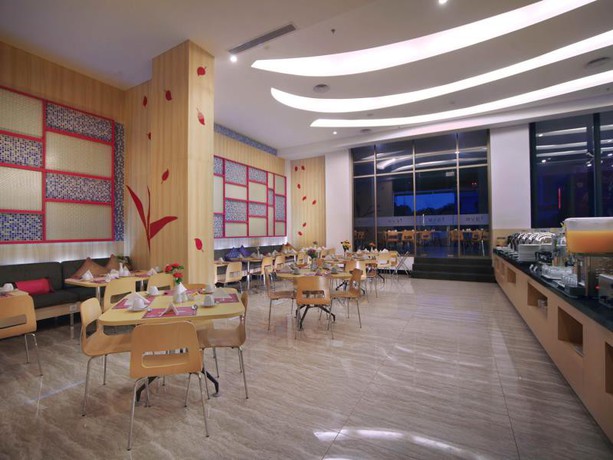 Imagen general del Hotel Favehotel - Pantai Losari Makassar. Foto 1