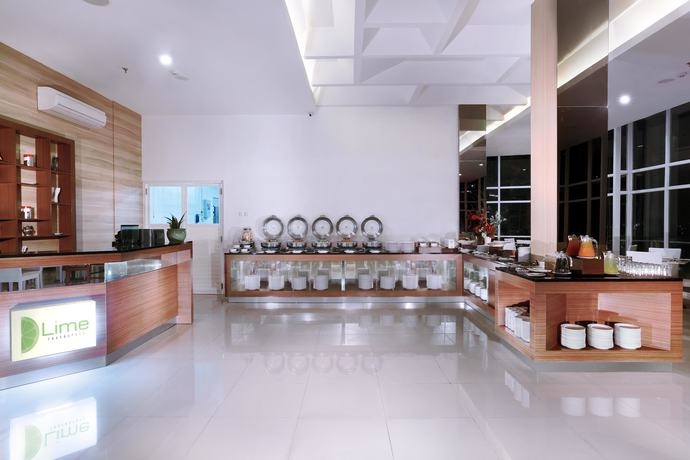 Imagen del bar/restaurante del Hotel Favehotel Simpang Lima - Semarang. Foto 3