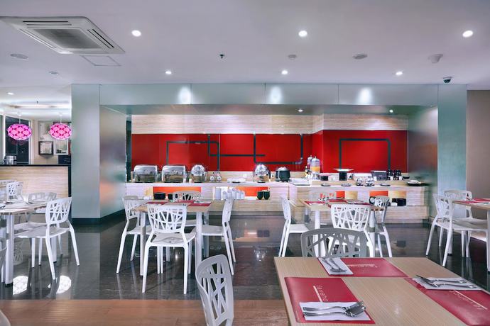 Imagen del bar/restaurante del Hotel Favehotel Tanah Abang Cideng. Foto 4