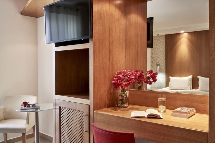 Imagen de la habitación del Hotel Favie Suzanne. Foto 11