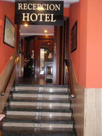 Imagen de los interiores del Hotel Favila. Foto 8