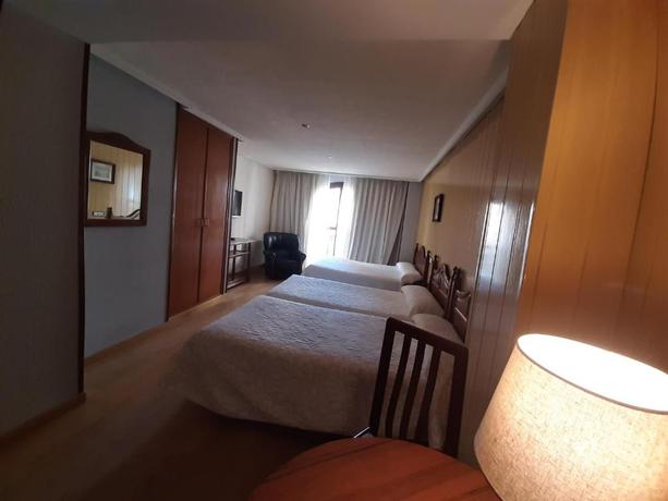 Imagen de la habitación del Hotel Favila. Foto 6
