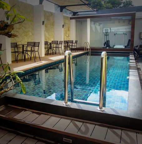 Imagen de la piscina del Hotel Favor Hotel. Foto 19