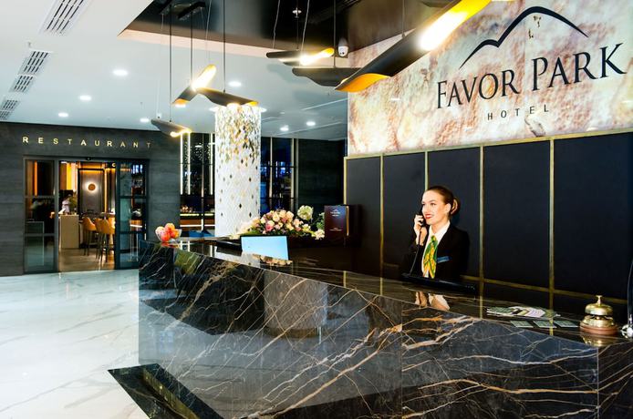 Imagen de los interiores del Hotel Favor Park. Foto 18