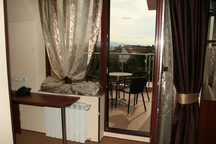 Imagen de la habitación del Hotel Favorit. Foto 5