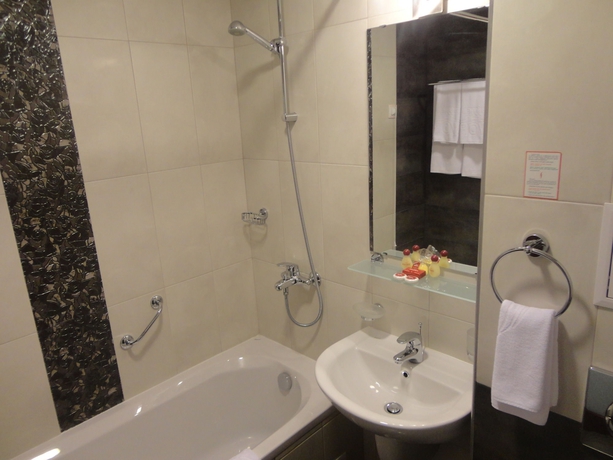 Imagen de la habitación del Hotel Favorit. Foto 8