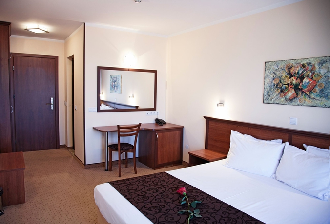 Imagen de la habitación del Hotel Favorit. Foto 11