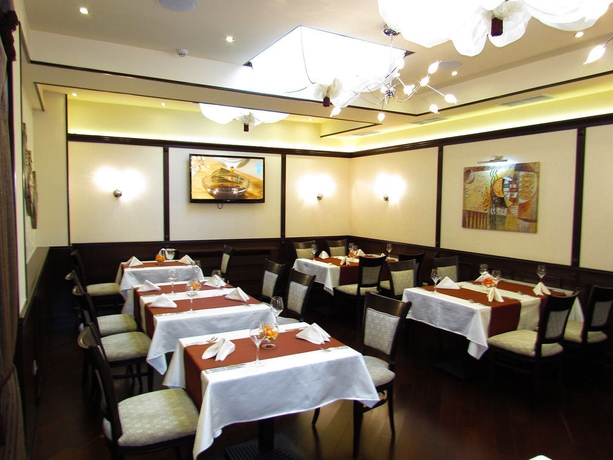 Imagen del bar/restaurante del Hotel Favorit, Sofia. Foto 3