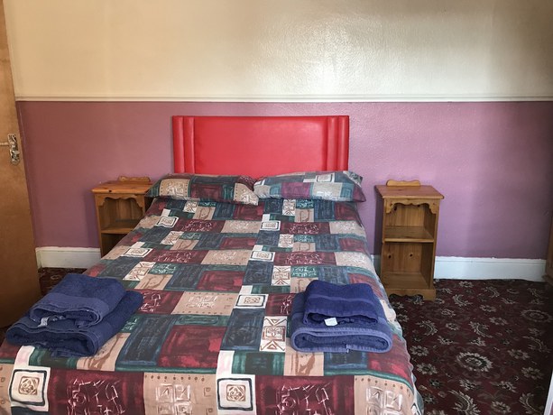 Imagen de la habitación del Hotel Fawlty Towers. Foto 3