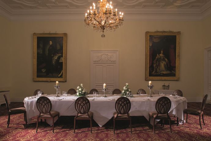 Imagen del bar/restaurante del Hotel Fawsley Hall. Foto 1