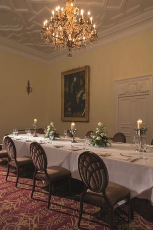 Imagen del bar/restaurante del Hotel Fawsley Hall. Foto 2