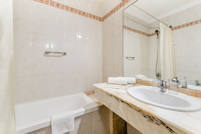 Imagen de la habitación del Hotel Faycan. Foto 7