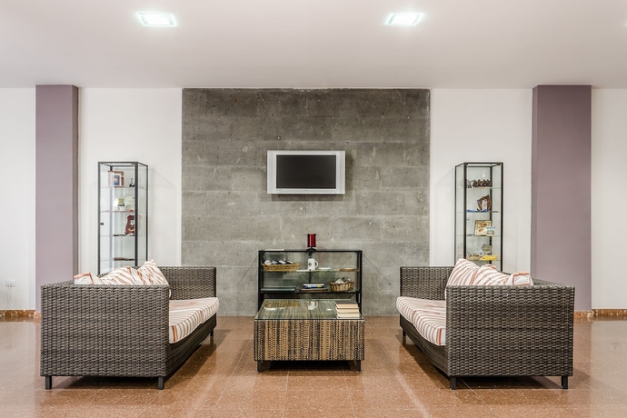 Imagen de los interiores del Hotel Faycan. Foto 17