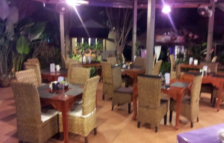 Imagen del bar/restaurante del Hotel Faye Orchid Resort. Foto 4