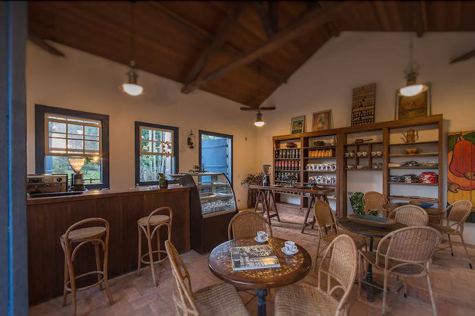 Imagen del bar/restaurante del Hotel Fazenda &Aacute;guas Claras. Foto 7